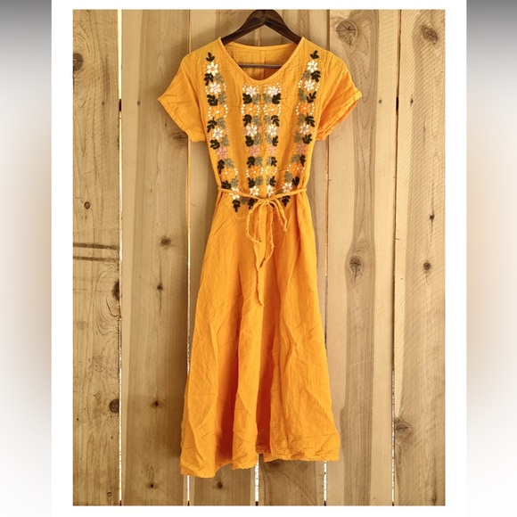 Momo Design Dresses & Skirts - NWT MOMO New York Designer Turmeric Flower Dress, OS (SOLD OUT!)